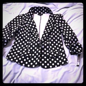White and black 3/4 blazer jacket